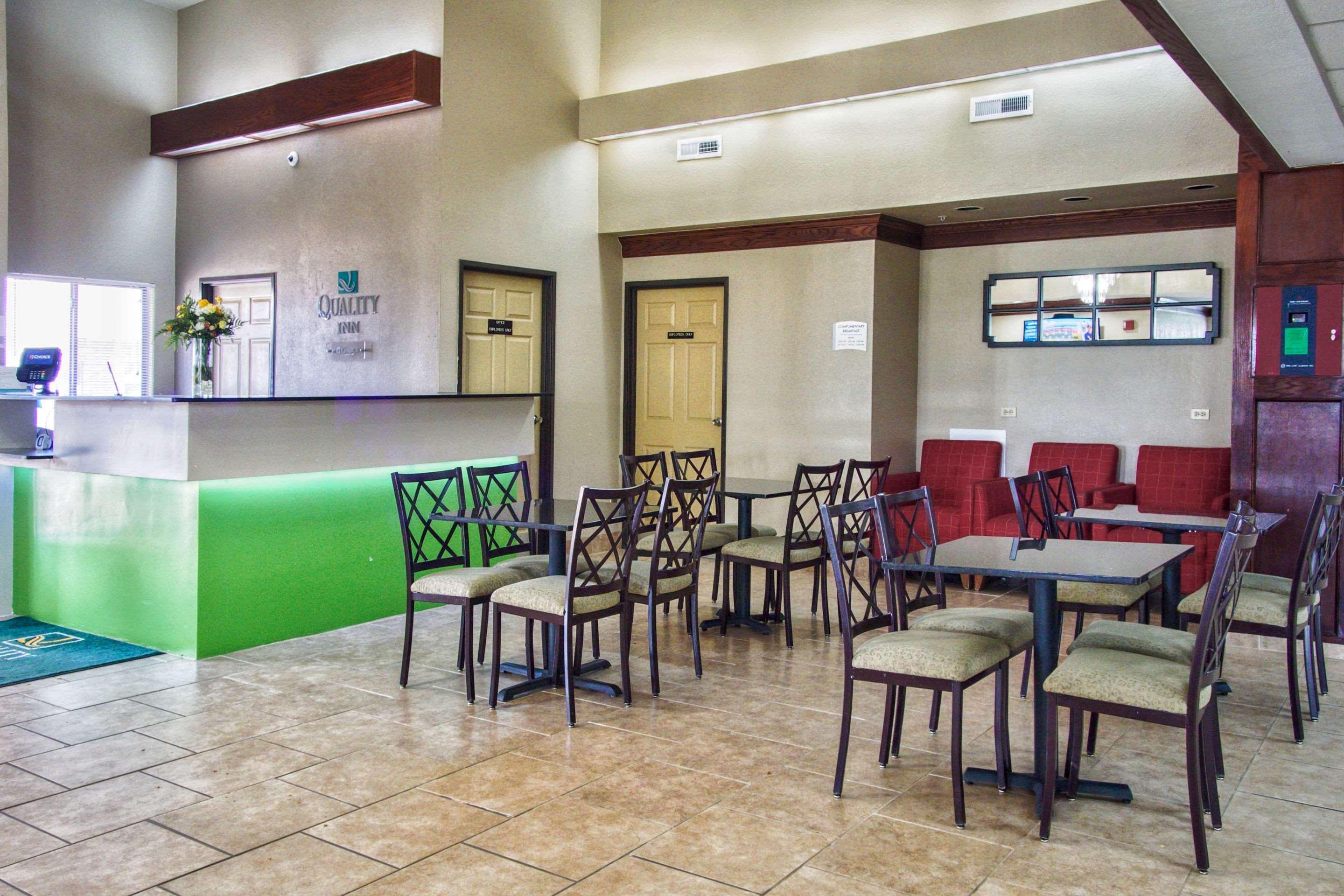 Quality Inn Moore - Oklahoma City Buitenkant foto
