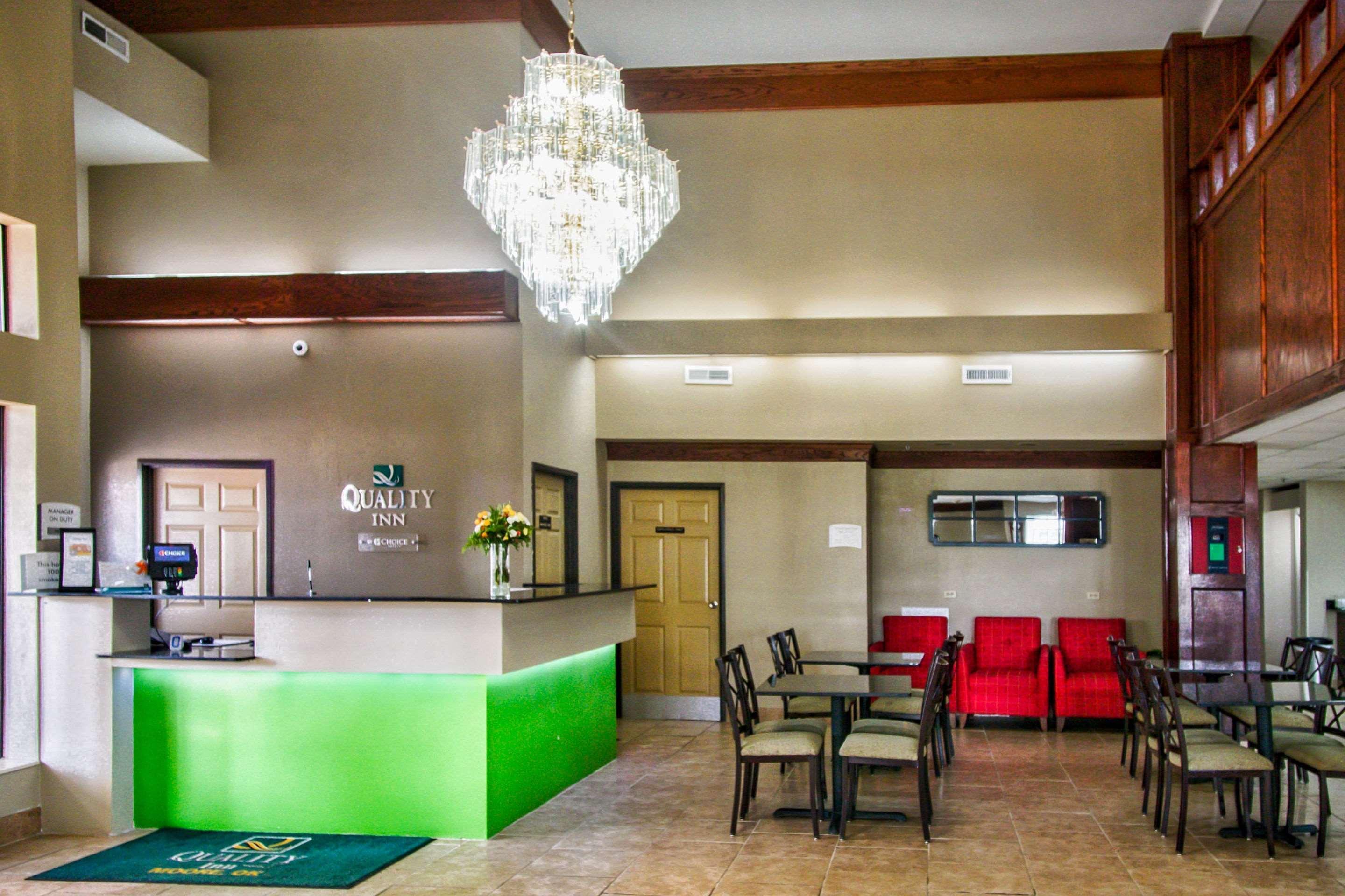Quality Inn Moore - Oklahoma City Buitenkant foto