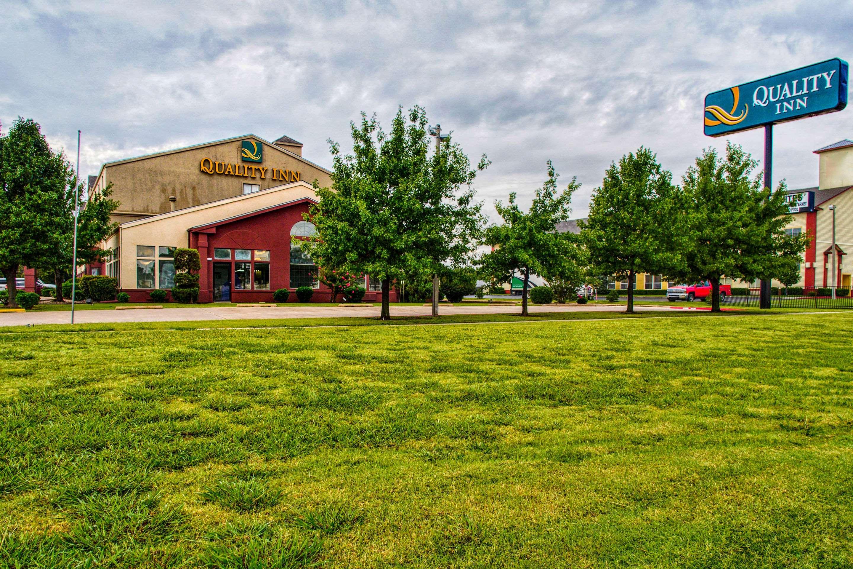 Quality Inn Moore - Oklahoma City Buitenkant foto